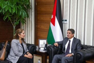 وزير الشباب يلتقي المديرة العامة للجمعية الأردنية للماراثونات