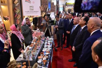 رئيس الوزراء المصري يزور الجناح الأردني في معرض "تراثنا" بالقاهرة