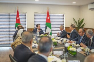 ولي العهد يؤكد أهمية توفير بيئة رقمية موثوقة للمؤسسات الحكومية والخاصة.