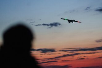 هجوم بطائرات مسيرة أوكرانية يشعل ناقلة نفط ويُلحق أضراراً بميناء توابسي الروسي