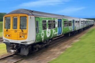 هجوم بسكاكين على قطار في بريطانيا.. ووحدات مكافحة الإرهاب تتدخل