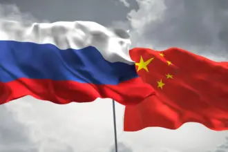 رئيس الوزراء الروسي يلتقي نظيره الصيني في هانغتشو