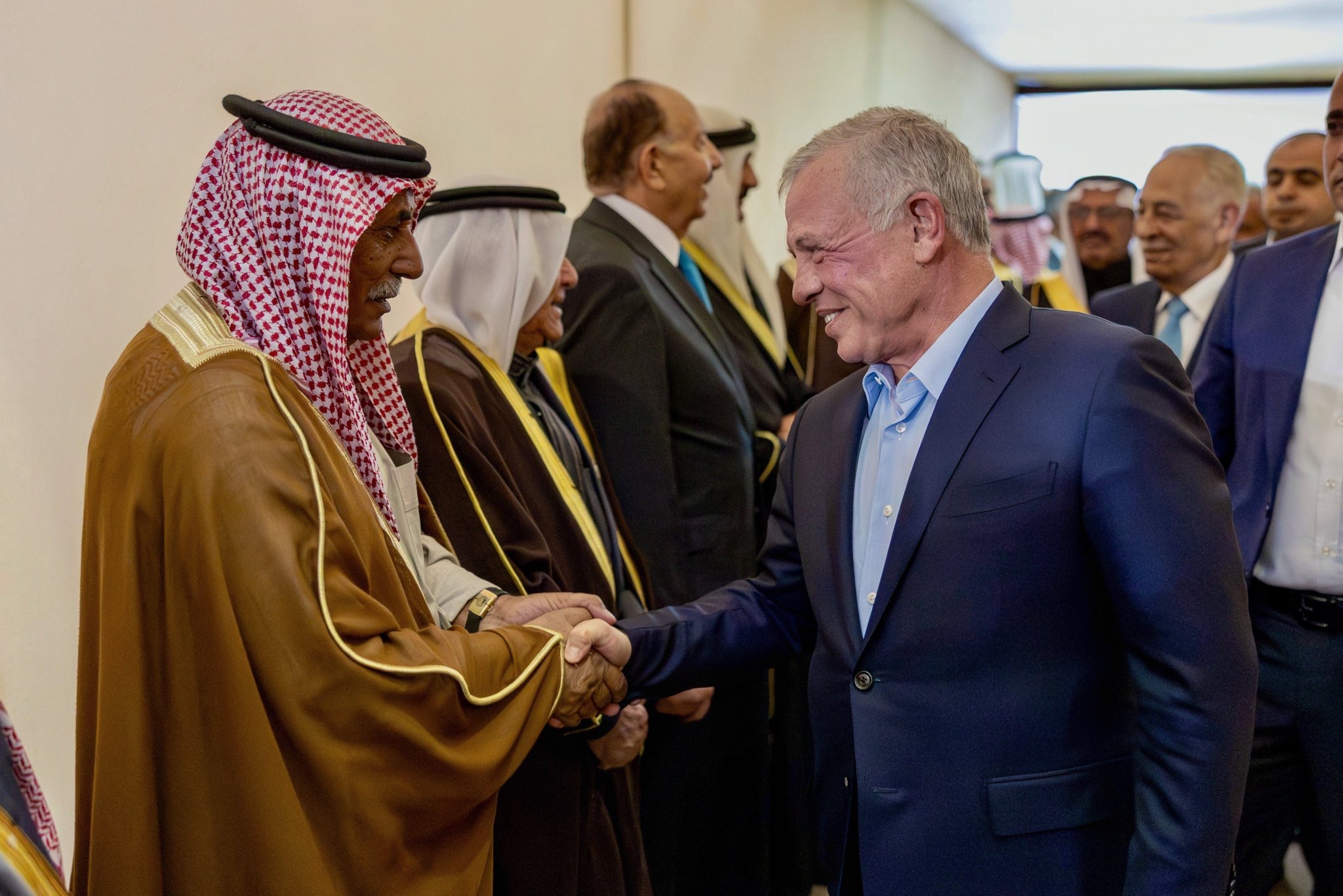 صورة حول : عاجل | الملك لوجهاء الكرك : التخطيط الجيد دائما مطلوب، لكن الأهم هو التنفيذ على الأرض عاجل | الملك لوجهاء الكرك : التخطيط الجيد دائما مطلوب، لكن الأهم هو التنفيذ على الأرض