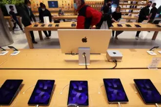 صورة حول : آبل تستخدم شاشات أوليد في آيباد وماك بوك الجديد آبل تستخدم شاشات أوليد في آيباد وماك بوك الجديد
