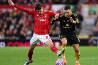 مانشستر يونايتد يكتفي بالتعادل مع نوتنجهام فوريست 2-2