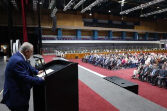 أ.د. حمدان بمؤتمر الجمعية الأردنية للبحث العلمي يستعرض الإنجازات البحثية لجامعة عمان الاهلية
