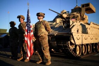 صورة حول : ترامب يعيد الجدل: قرار يقوّض حقوق الجنود المتحولين ترامب يعيد الجدل: قرار يقوّض حقوق الجنود المتحولين