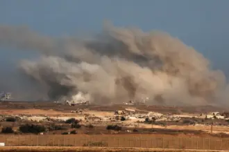 صورة حول : غارات إسرائيلية على غزة بعد فشل تسليم جثث الرهائن غارات إسرائيلية على غزة بعد فشل تسليم جثث الرهائن