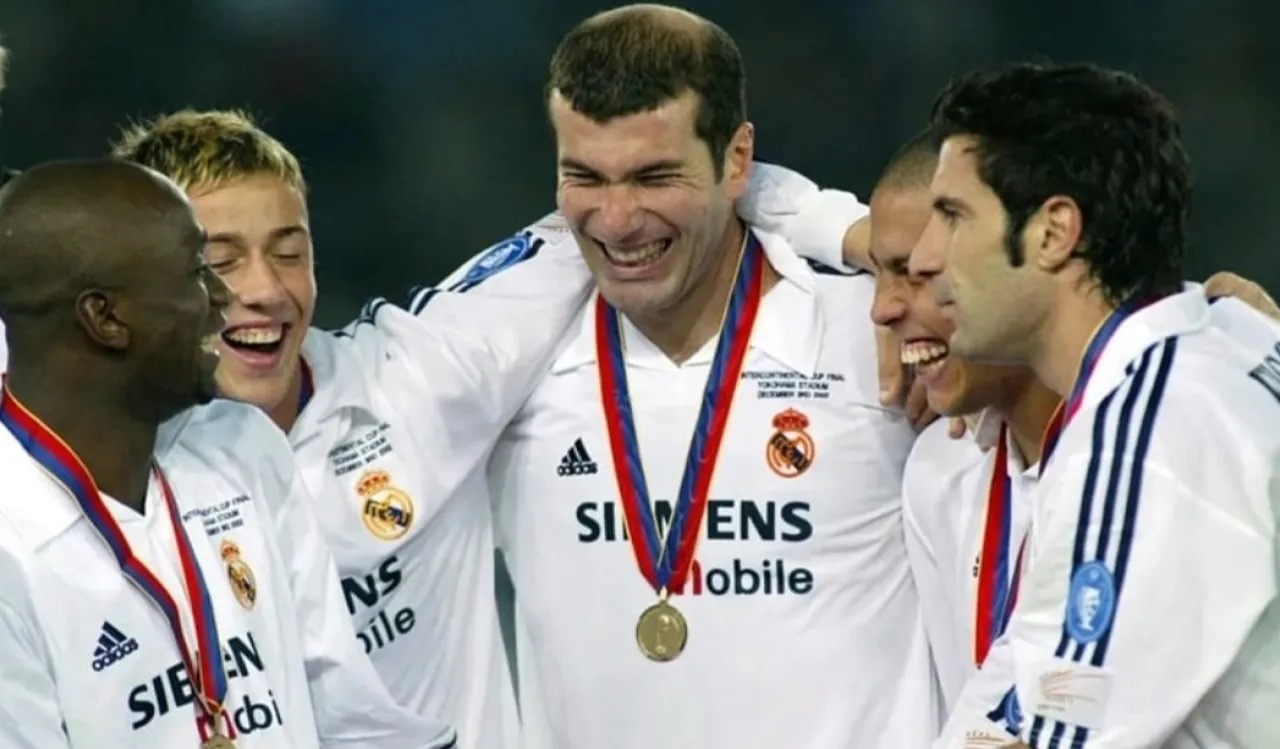 صورة حول : ماكيليلي ينتقل من الملاعب إلى لجنة تحكيم ملكة جمال الكون ماكيليلي ينتقل من الملاعب إلى لجنة تحكيم ملكة جمال الكون