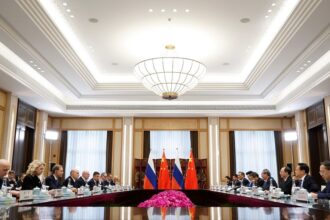 ميشوستين: التعاون الروسي الصيني مستمر رغم تقلبات الوضع الدولي