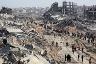 صورة حول : منزل عرفات في غزة يتحول مأوى للنازحين بعد التدمير منزل عرفات في غزة يتحول مأوى للنازحين بعد التدمير