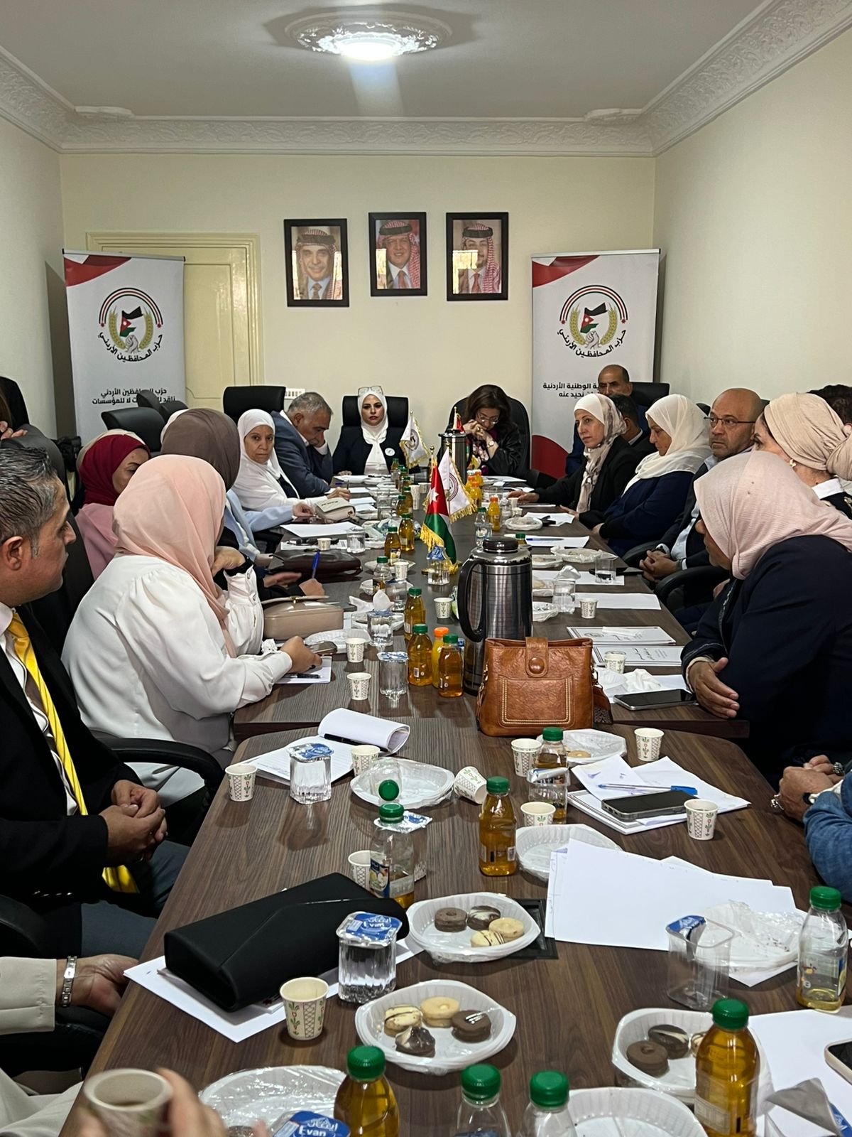 صورة حول : لقاء حواري حول دور المرأة في التنمية السياسية لقاء حواري حول دور المرأة في التنمية السياسية