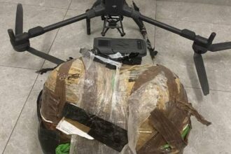 صورة حول : عاجل | الأردن يحبط محاولة تهريب مخدرات عبر طائرة مسيرة عاجل | الأردن يحبط محاولة تهريب مخدرات عبر طائرة مسيرة