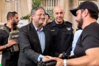 صورة حول : بن غفير يأمر بحماية المستوطنين وتصاعد اعتداءاتهم في الضفة بن غفير يأمر بحماية المستوطنين وتصاعد اعتداءاتهم في الضفة