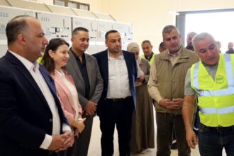 صورة حول : وزير الطاقة يزور محطة الرامة ويستعرض جاهزيتها التشغيلية وزير الطاقة يزور محطة الرامة ويستعرض جاهزيتها التشغيلية