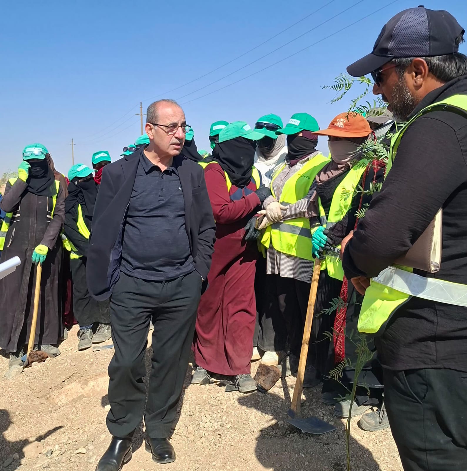 صورة حول : وزير الإدارة المحلية يتفقد عدداً من بلديات المفرق ويؤكد رفع مستوى الجاهزية لفصل الشتاء وزير الإدارة المحلية يتفقد عدداً من بلديات المفرق ويؤكد رفع مستوى الجاهزية لفصل الشتاء