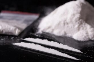 صورة حول : قبلة تكلف امرأة 10 سنوات بالسجن قبلة تكلف امرأة 10 سنوات بالسجن