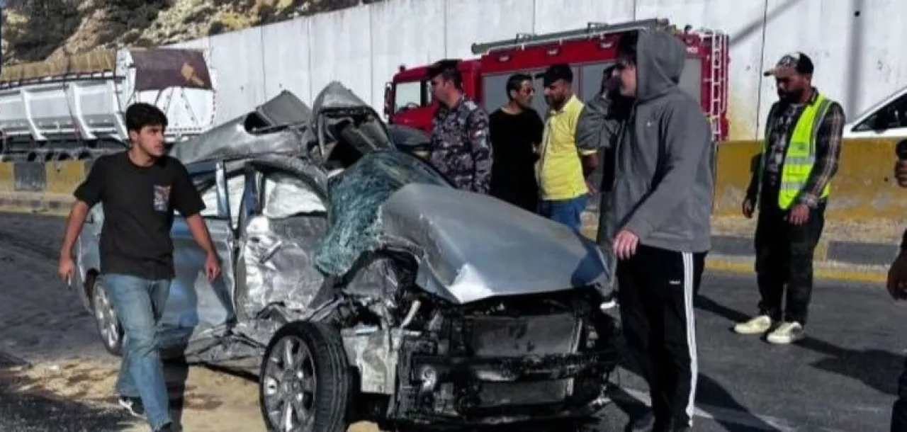 اصطدام مركبتين في ناعور نتيجة فقدان السيطرة على الطريق