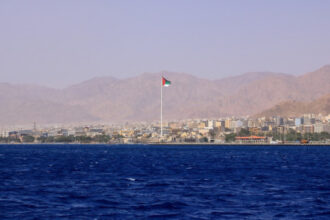 بعد انقطاع عامين ونصف.. عودة الرحلات المباشرة من بولندا إلى مطار الملك الحسين الدولي في العقبة