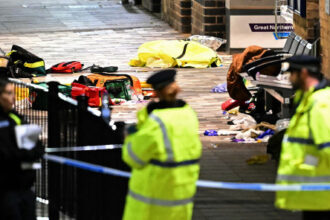 اعتداء مسلح على قطار متجه إلى لندن: 10 إصابات والشرطة تحقق بدوافع الحادث