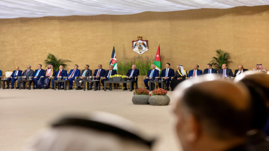 صورة حول : العيسوي: تشكيل لجنة لتطوير قلعة الكرك والمدينة القديمة وتنفيذ خطة سياحية لعامي 2025-2026 العيسوي: تشكيل لجنة لتطوير قلعة الكرك والمدينة القديمة وتنفيذ خطة سياحية لعامي 2025-2026