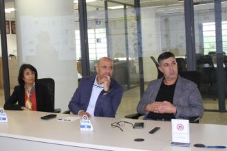 الفاخري وماضي يطلعان على الخدمات بمياه العقبة