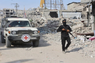 صورة حول : حماس تسلم جثث إسرائيليين الليلة حماس تسلم جثث إسرائيليين الليلة