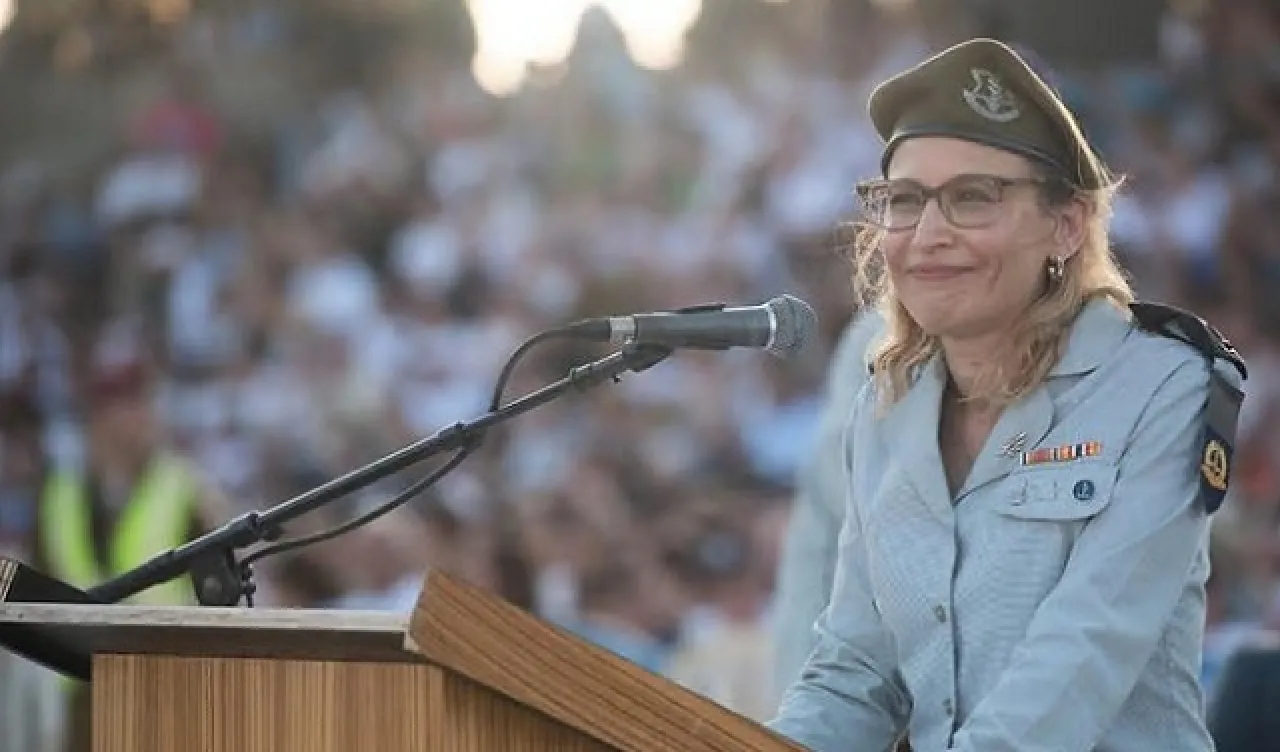 صورة حول : الاحتلال يعتقل المدعية العسكرية الإسرائيلية الاحتلال يعتقل المدعية العسكرية الإسرائيلية