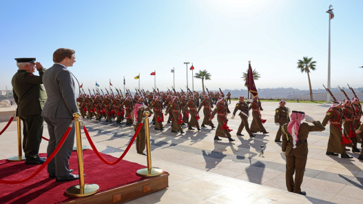 الحنيطي يستقبل وزير الدفاع الهولندي