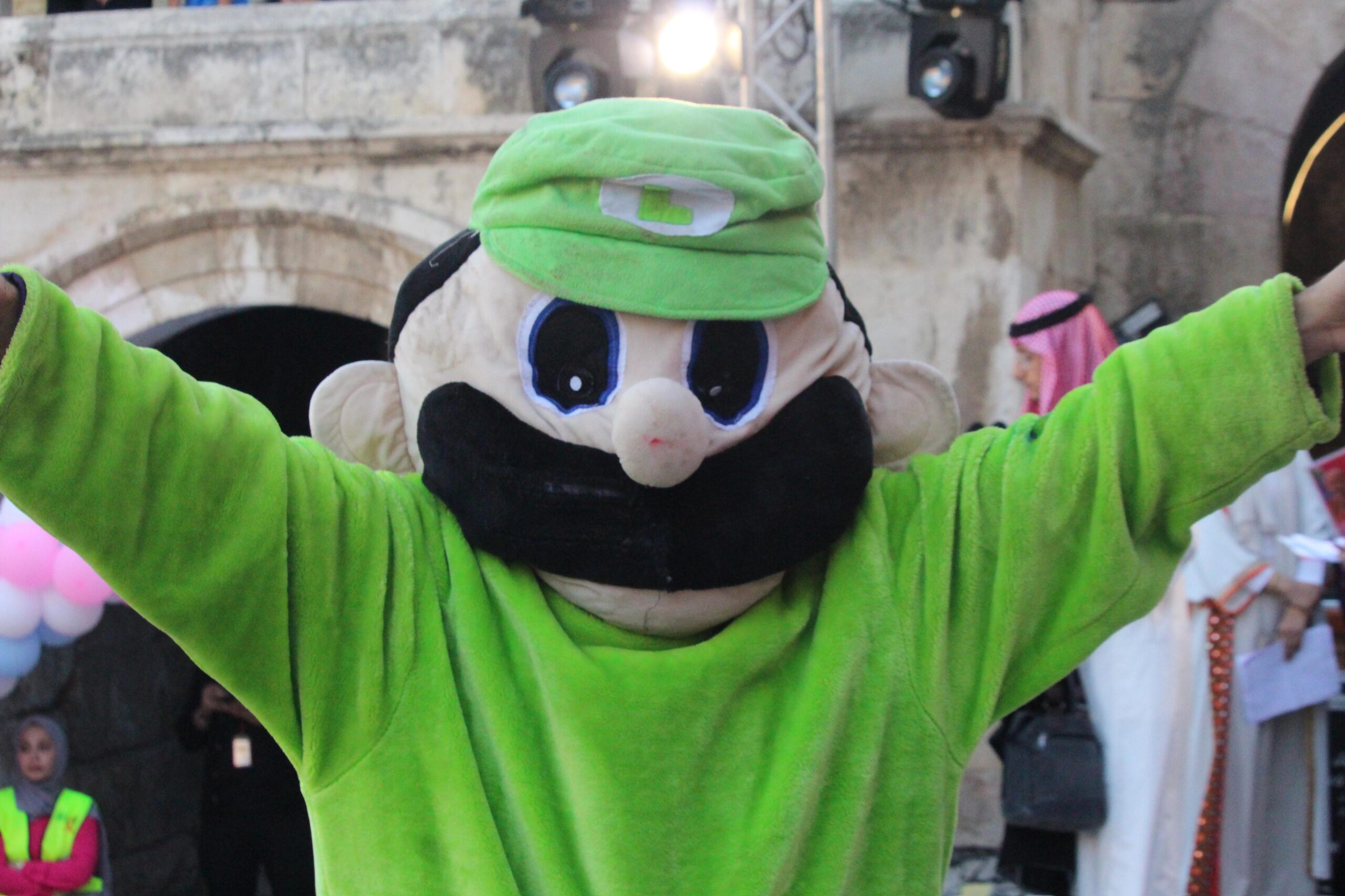 بالفيديو والصور.. العيسوي يطلق مبادرة “شاشة أمل”