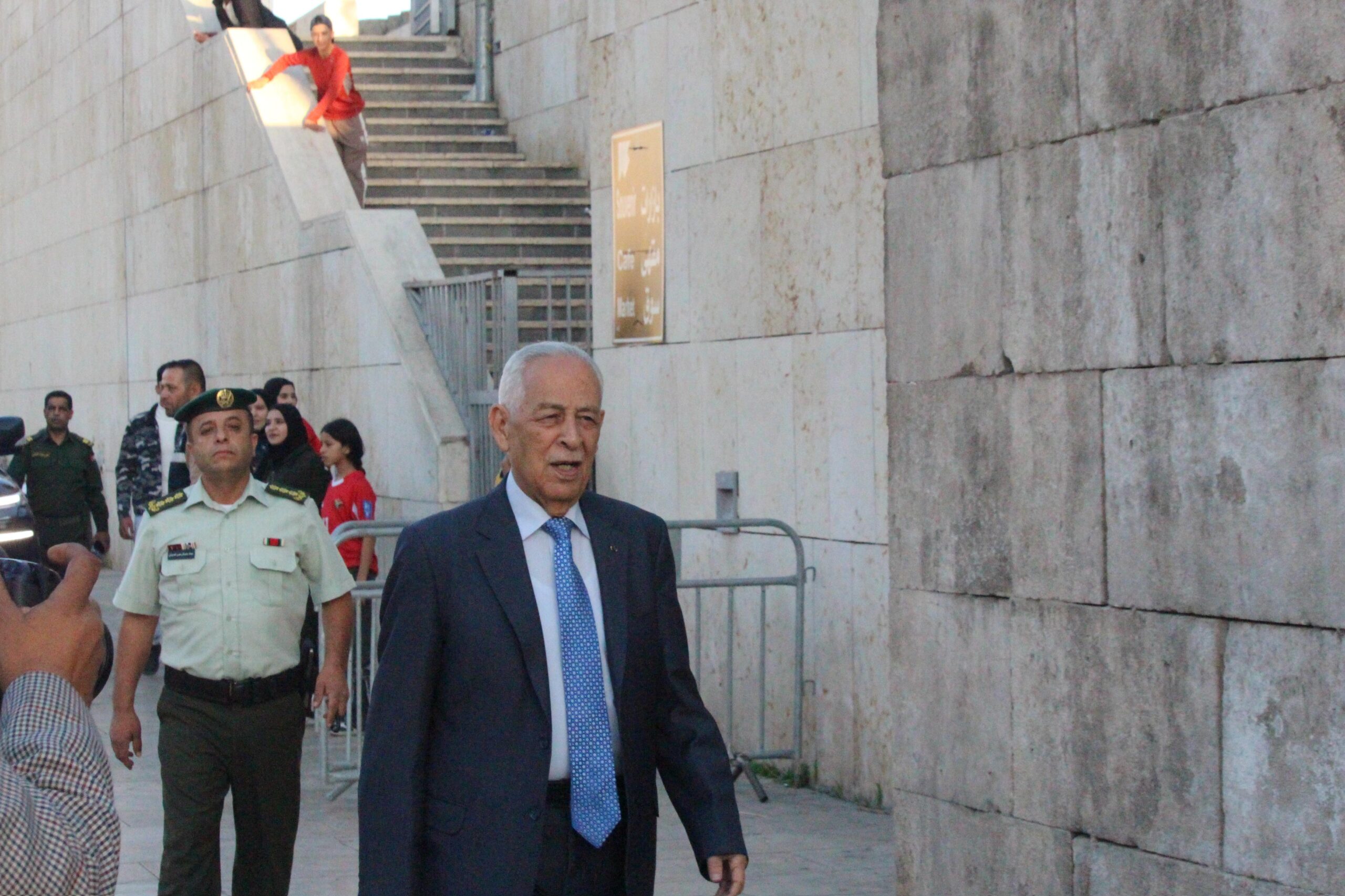 بالفيديو والصور.. العيسوي يطلق مبادرة “شاشة أمل”