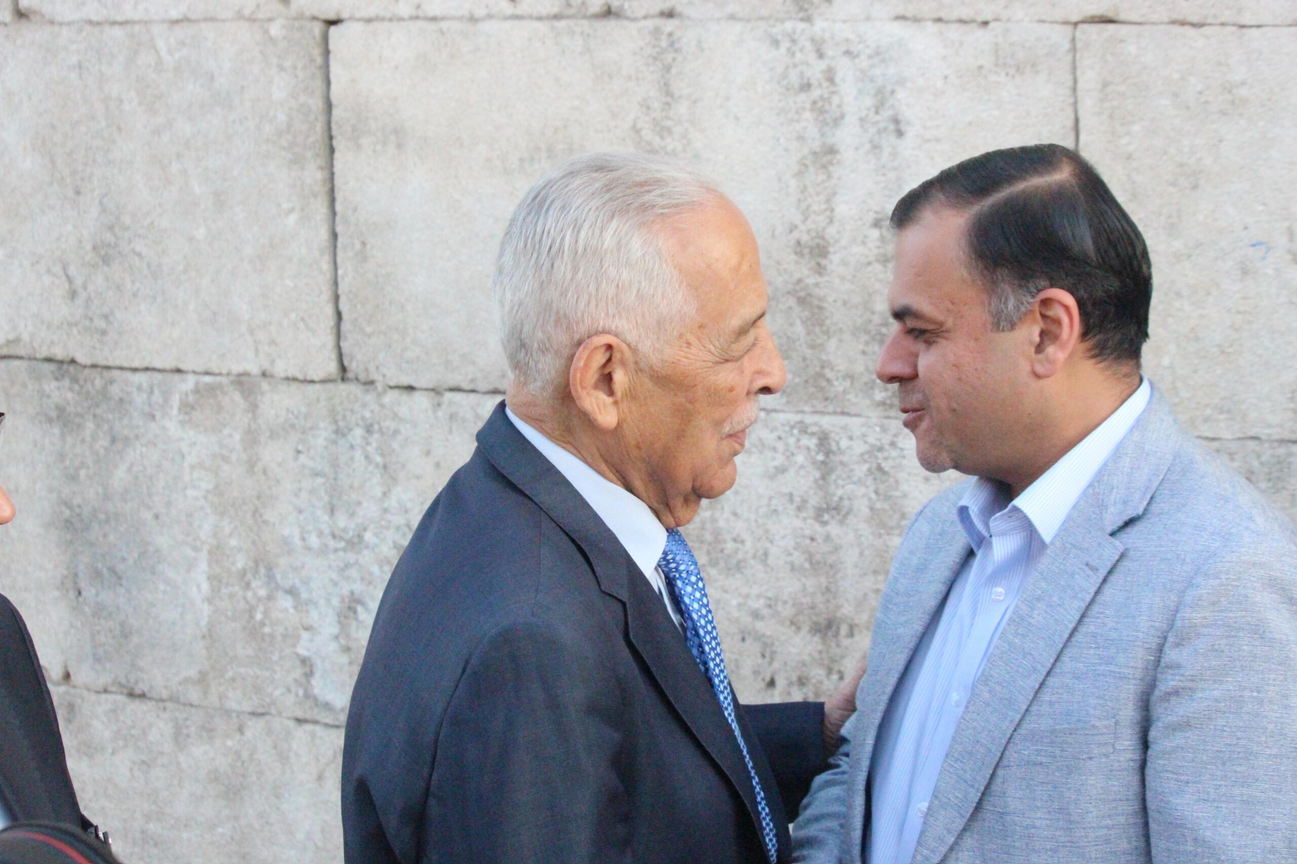 بالفيديو والصور.. العيسوي يطلق مبادرة “شاشة أمل”