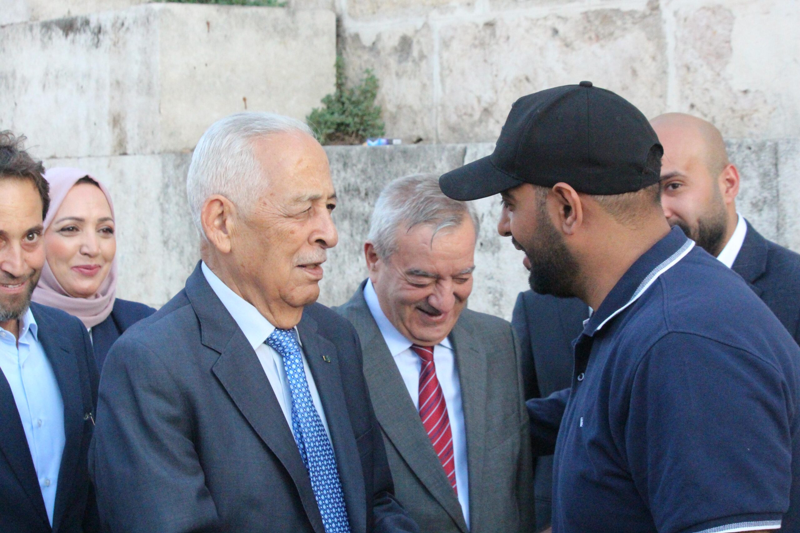 بالفيديو والصور.. العيسوي يطلق مبادرة “شاشة أمل”