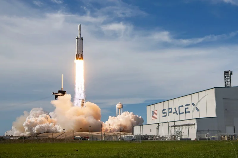 سبيس إكس تقترب من صفقة بـ2 مليار دولار لمشروع "القبة الذهبية"